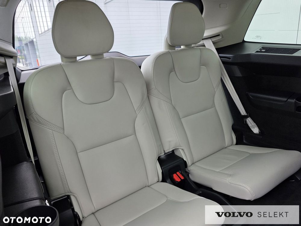 Volvo XC 90 - 22