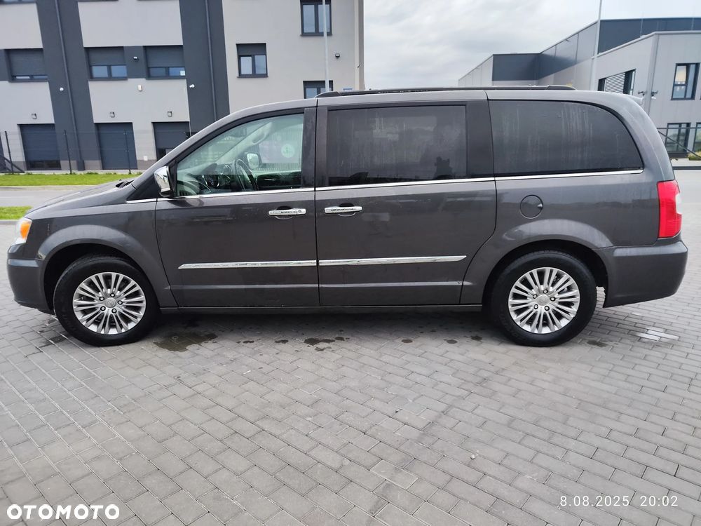 Chrysler Town & Country 3.6 Limited - 5