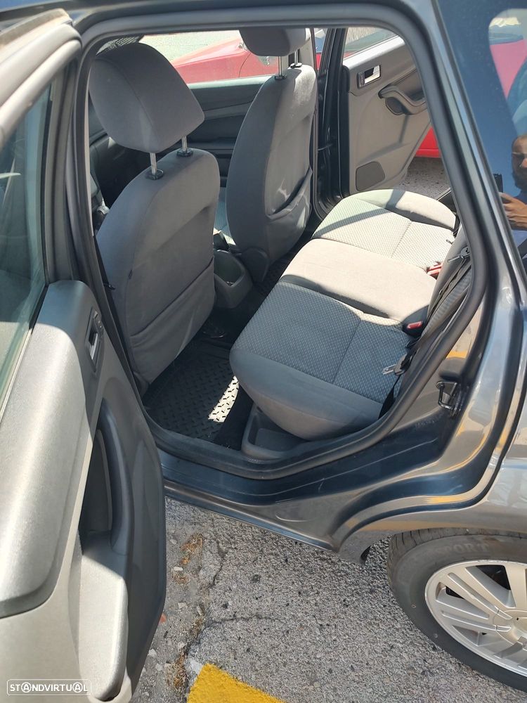 Ford Focus SW 1.4 Trend - 6