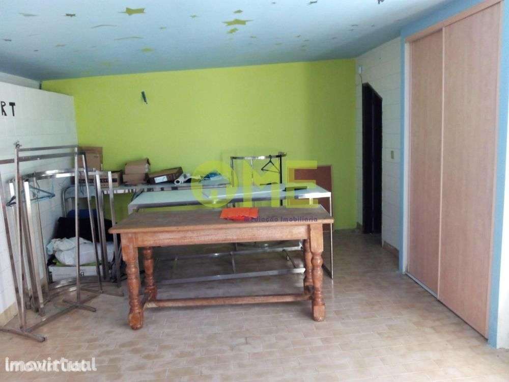 Loja perto do Santuário de Fátima - Grande imagem: 2/6