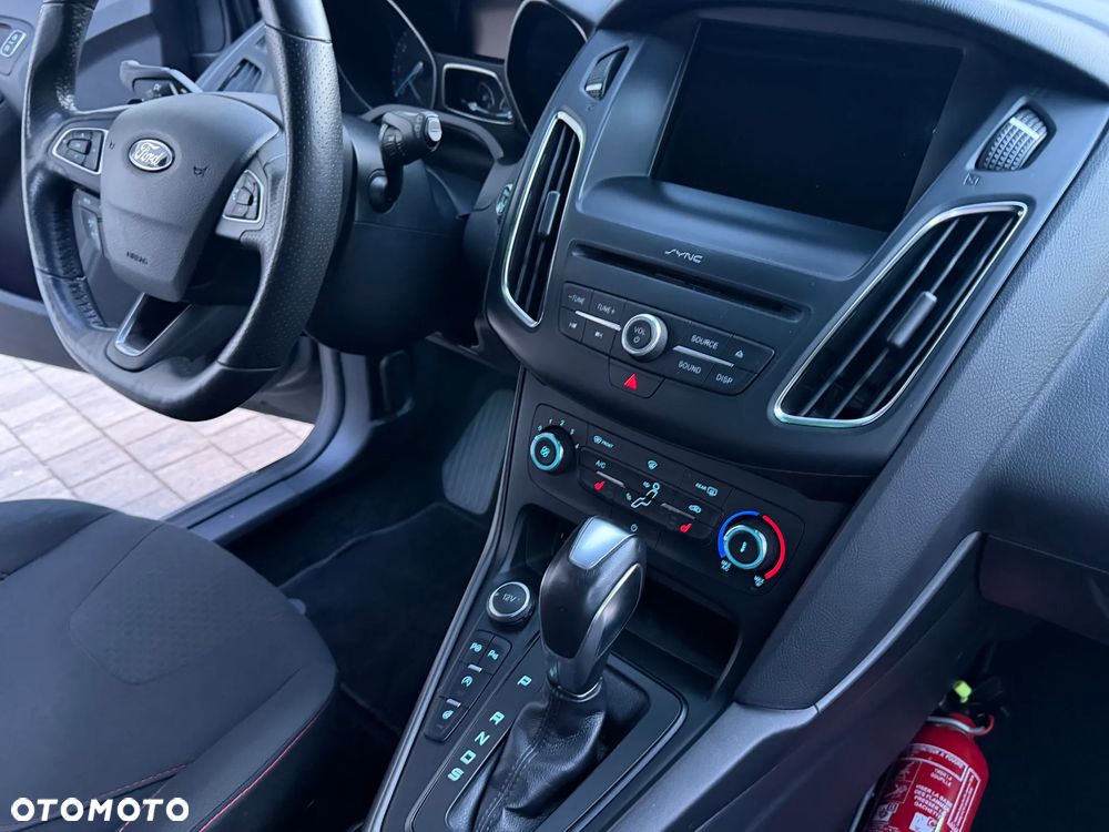 Ford Focus 1.5 EcoBoost ST-Line - 22