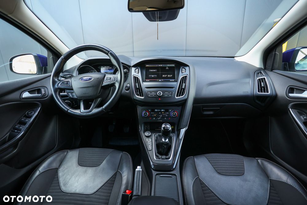 Ford Focus 1.0 EcoBoost Titanium ASS - 4