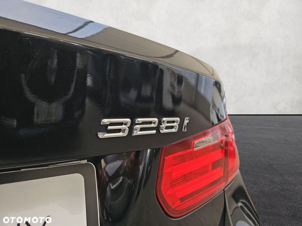 BMW Seria 3 328i xDrive - 40