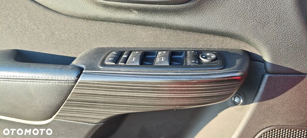 Jeep Cherokee - 17