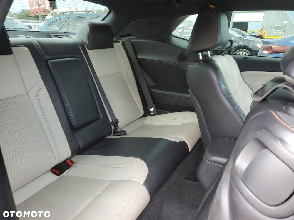 Dodge Challenger Automatik SXT Plus - 9