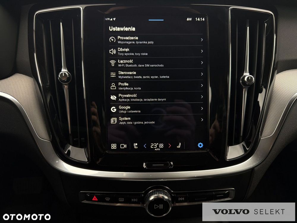 Volvo V60 Cross Country - 25