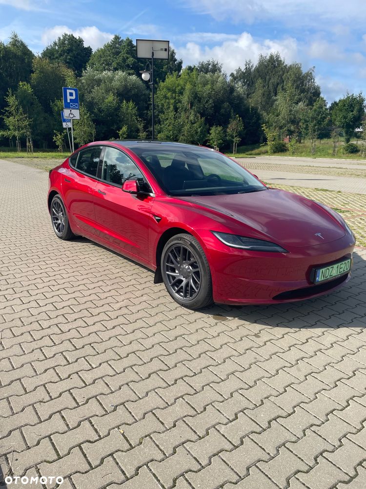 Tesla Model 3 - 4