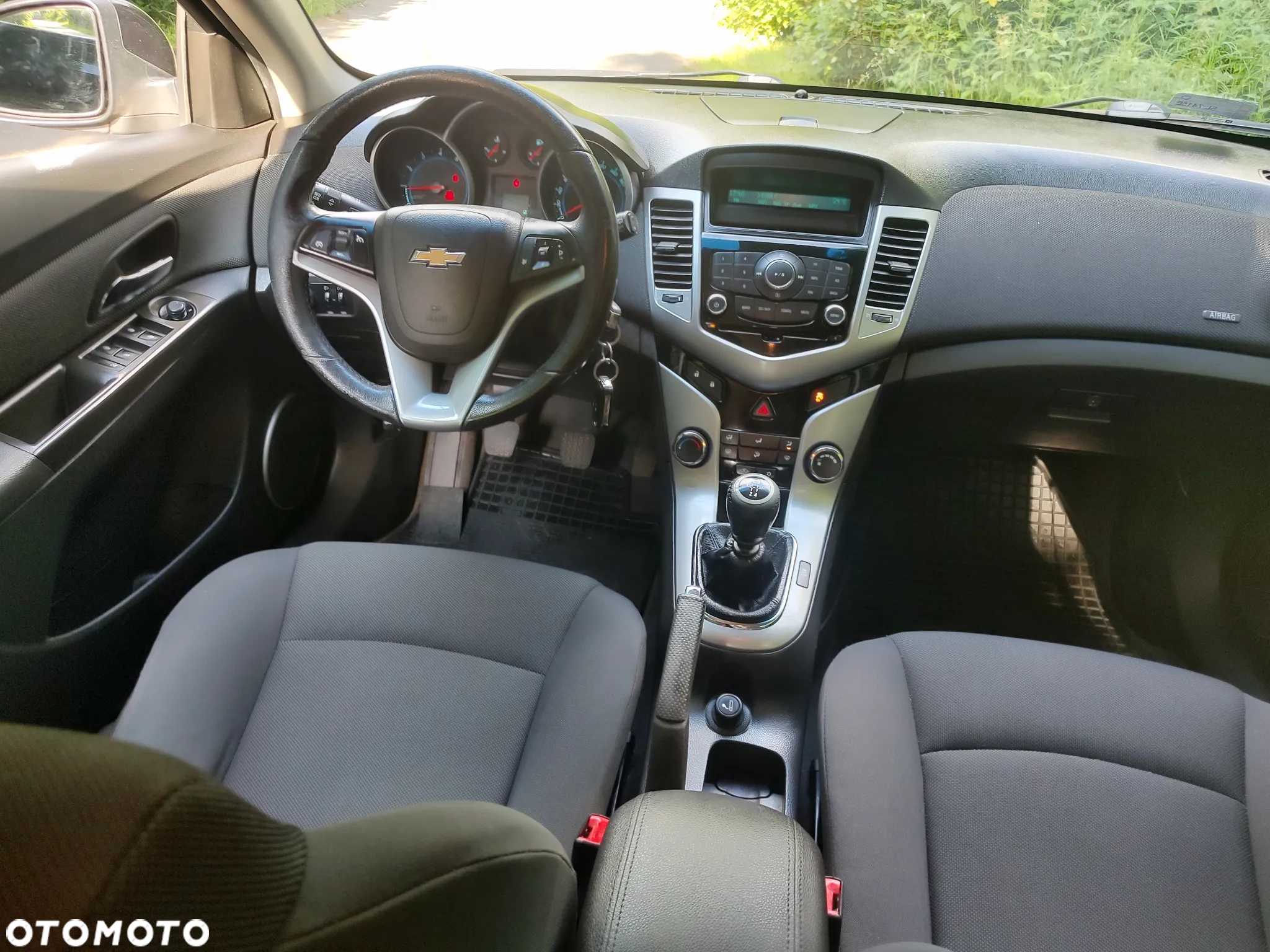 Chevrolet Cruze 1.6 Base - 13