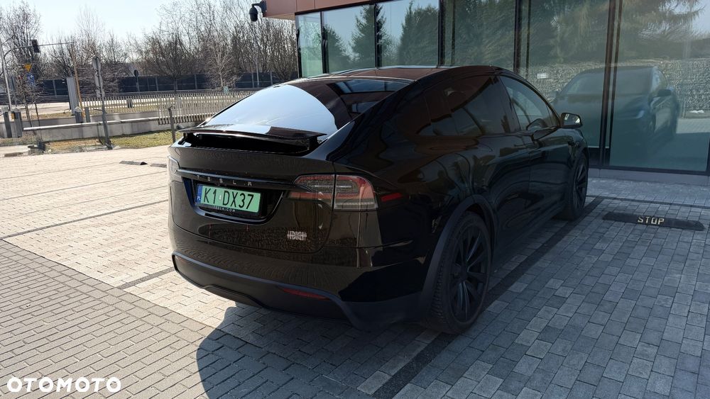 Tesla Model X - 22