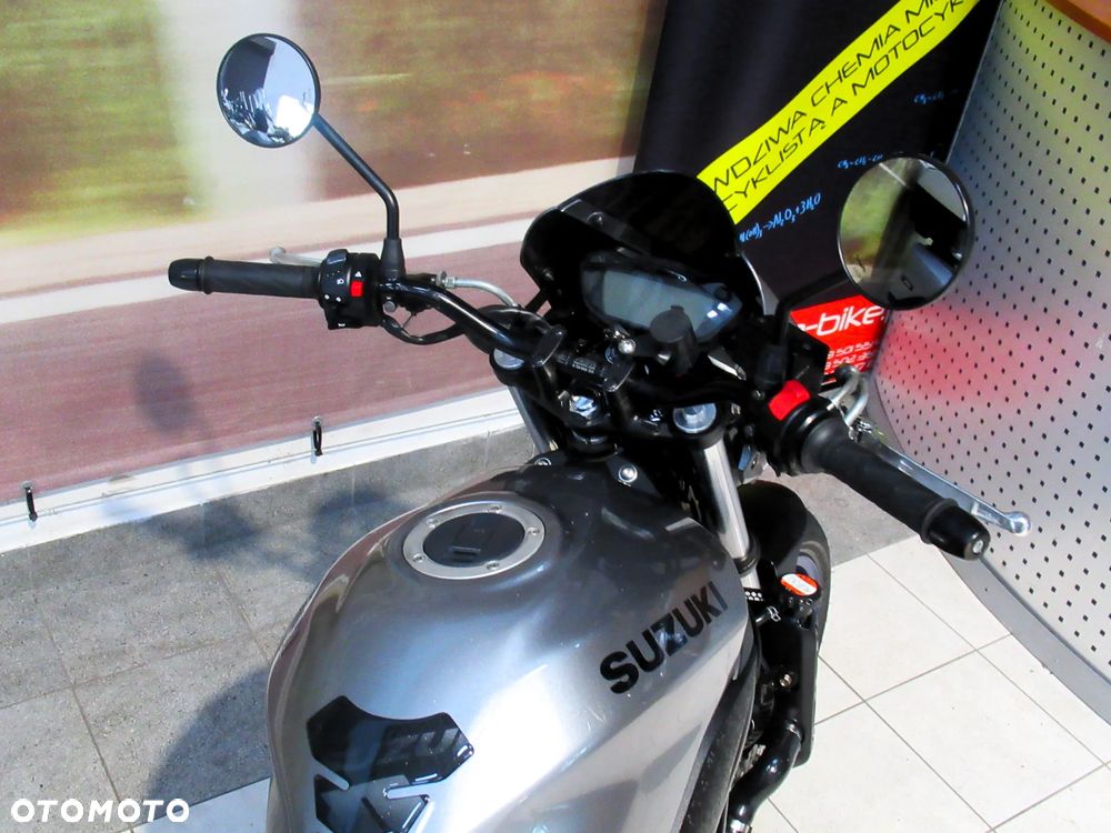 Suzuki SV - 11