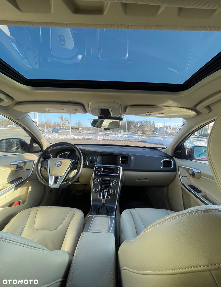 Volvo V60 T5 Momentum - 8