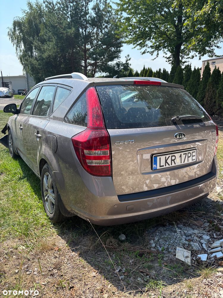 Kia Ceed 1.6 Crdi Comfort + - 1