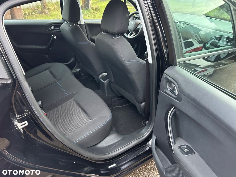 Peugeot 208 1.2 PureTech GPF Signature S&S - 9