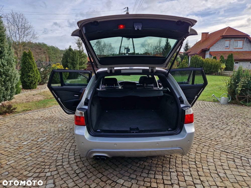 BMW Seria 5 530xd Touring - 9