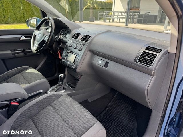 Volkswagen Touran - 23