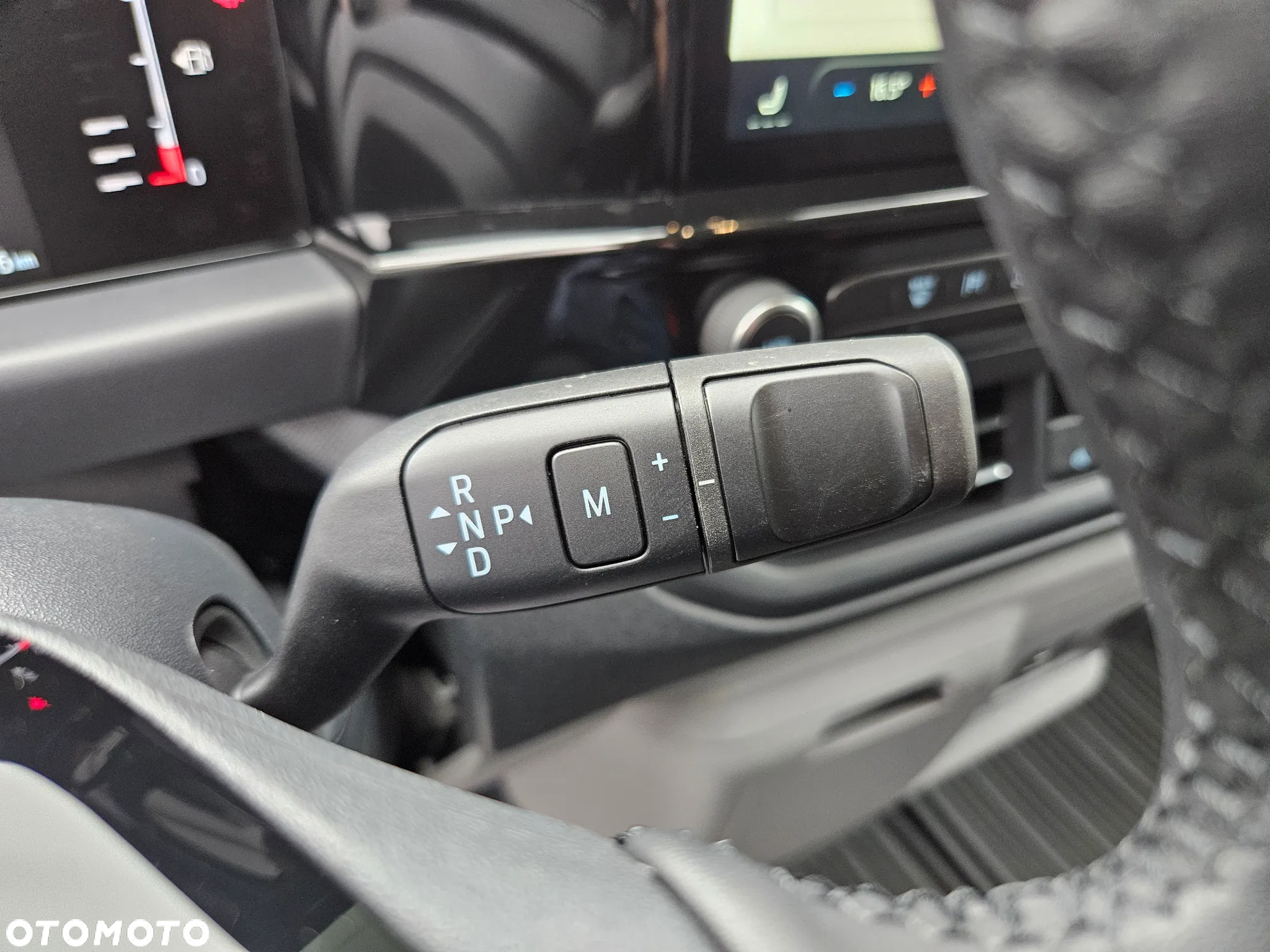 Ford Tourneo Custom 2.0 EcoBlue L2 Titanium SelectShift - 26