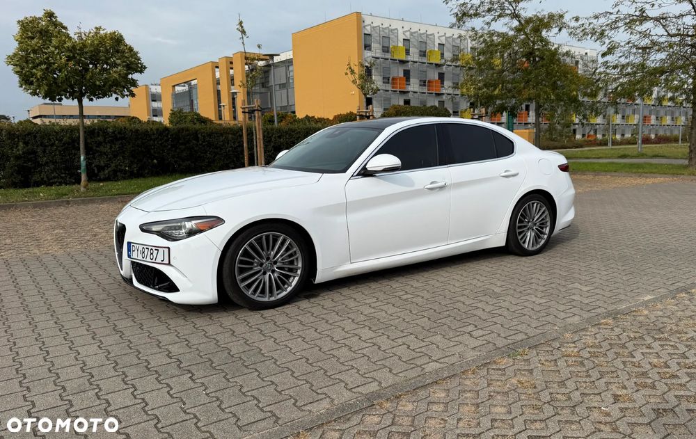Alfa Romeo Giulia 2.0 Turbo 16V AT8 Veloce - 13