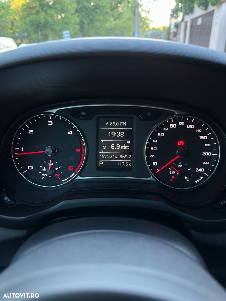 Audi A1 1.6 TDI Stronic Ambition - 7