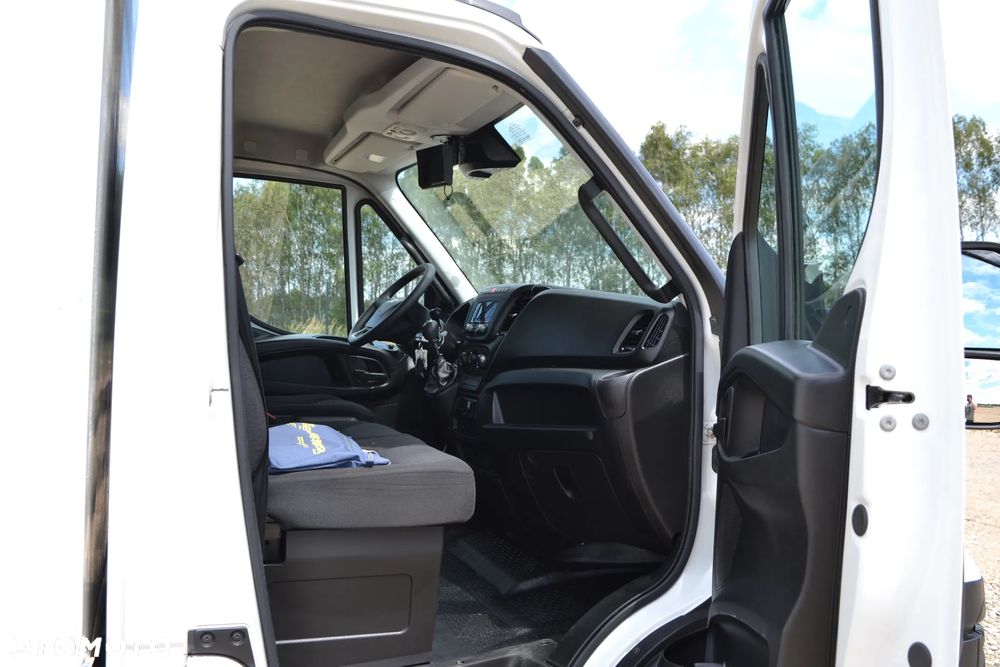 Iveco Daily 70C18 72C18 Kontener Winda 1000 kg Izoterma 15 palet 72-180 Manual Poduszki 5100 rozstaw - 9