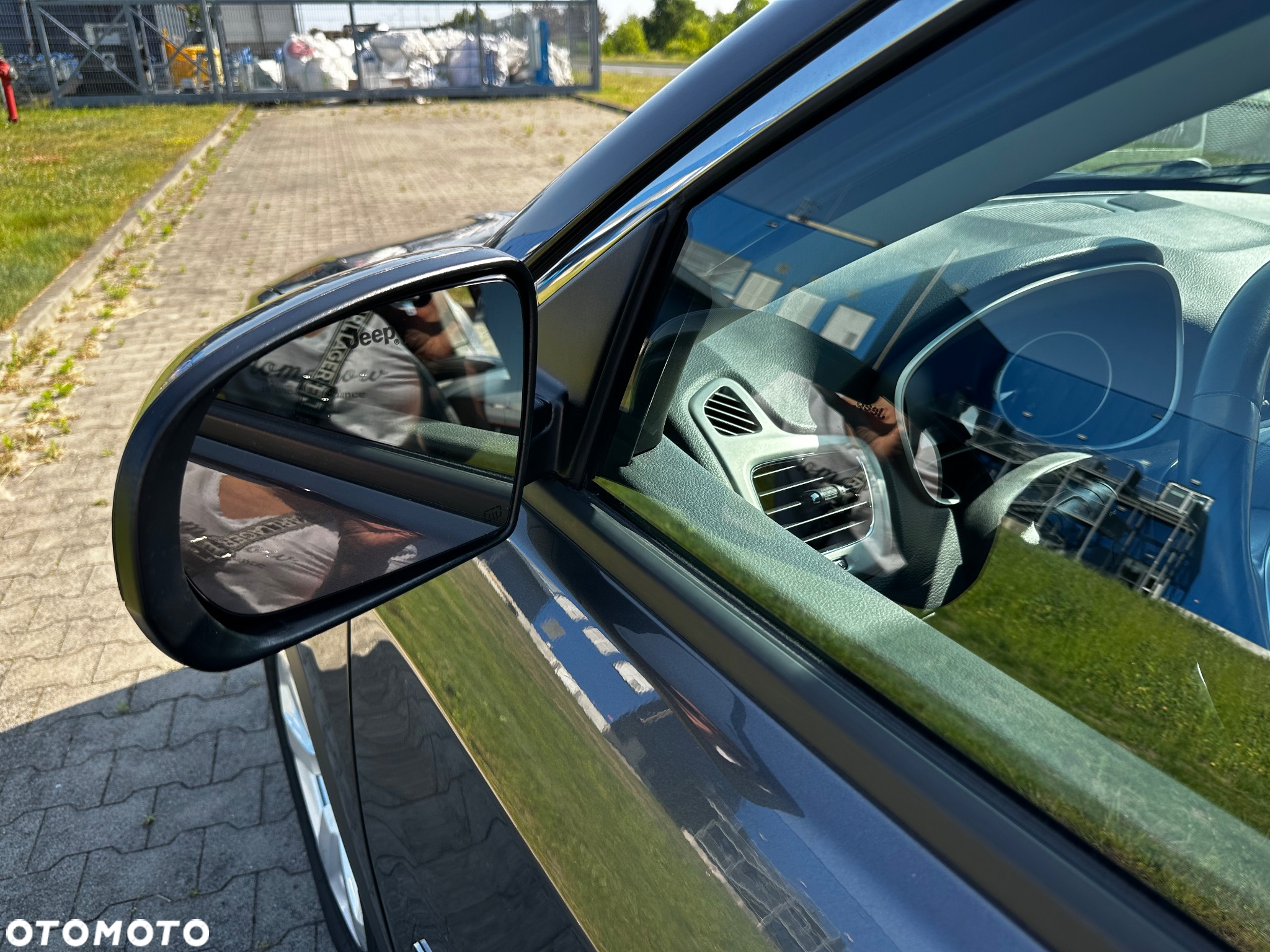 Jeep Compass - 30