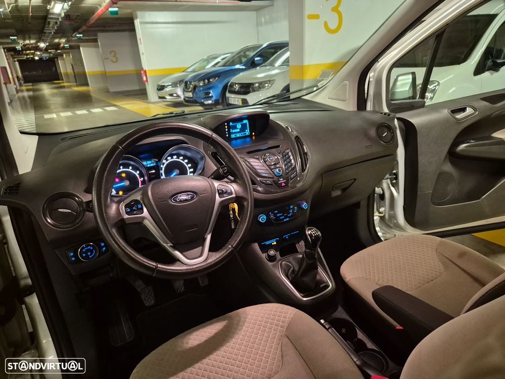 Ford Tourneo Courier 1.0 EcoBoost Titanium - 22