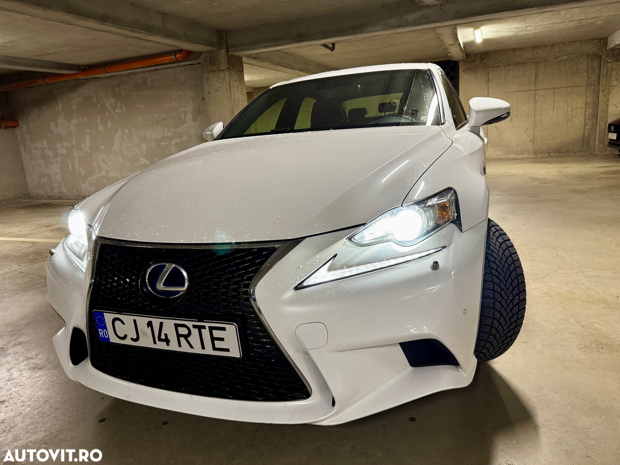 Lexus Seria IS 300h Aut. F Sport - 6