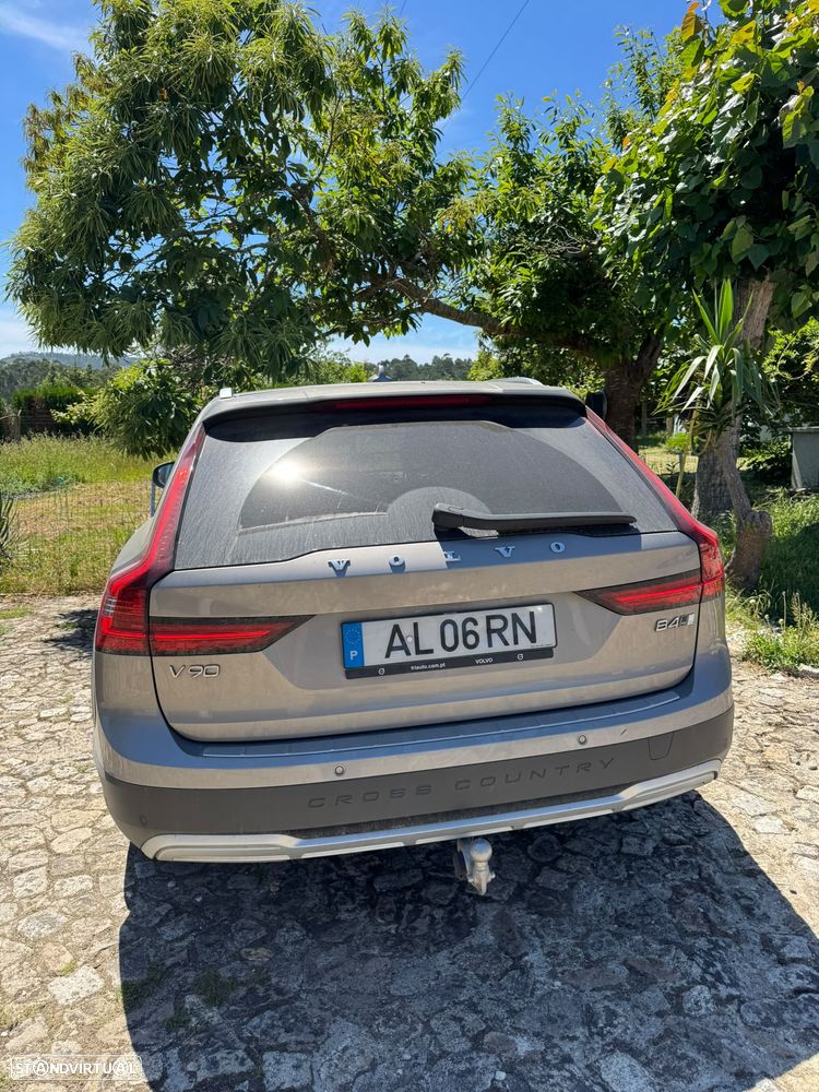 Volvo V90 Cross Country 2.0 B4 Plus AWD - 38