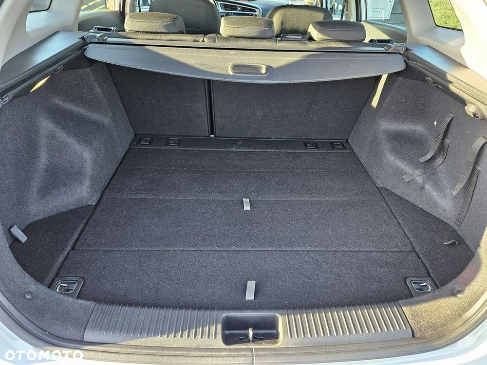 Kia Ceed - 8