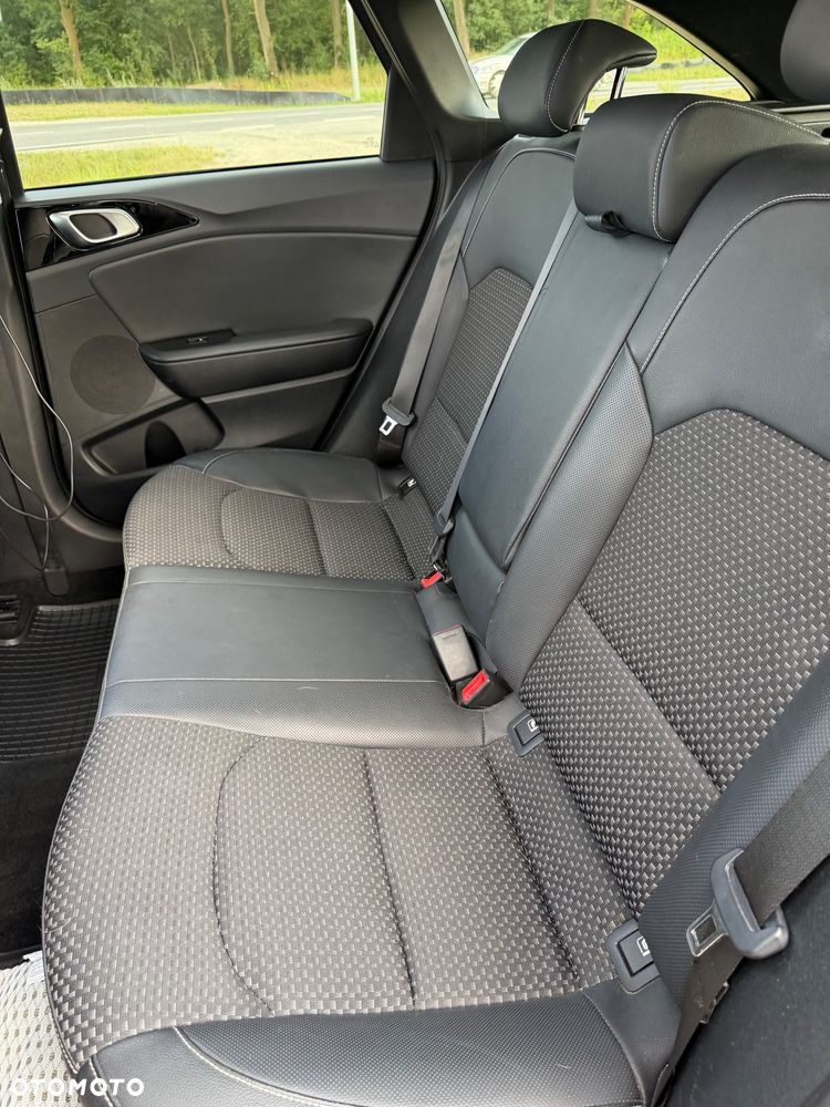Kia Ceed 1.4 T-GDI L Business Line - 18