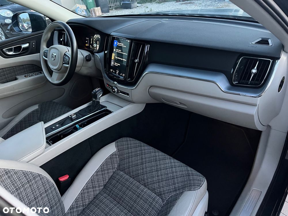 Volvo XC 60 D4 Geartronic Momentum Pro - 18