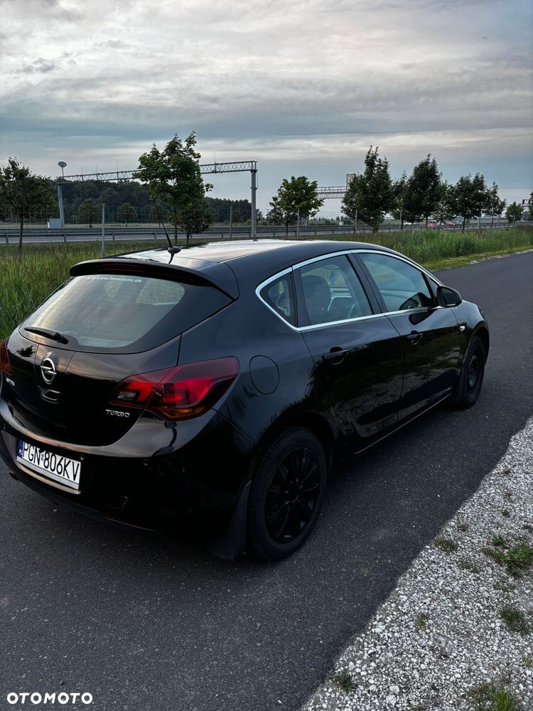 Opel Astra 1.4 Turbo Cosmo - 4