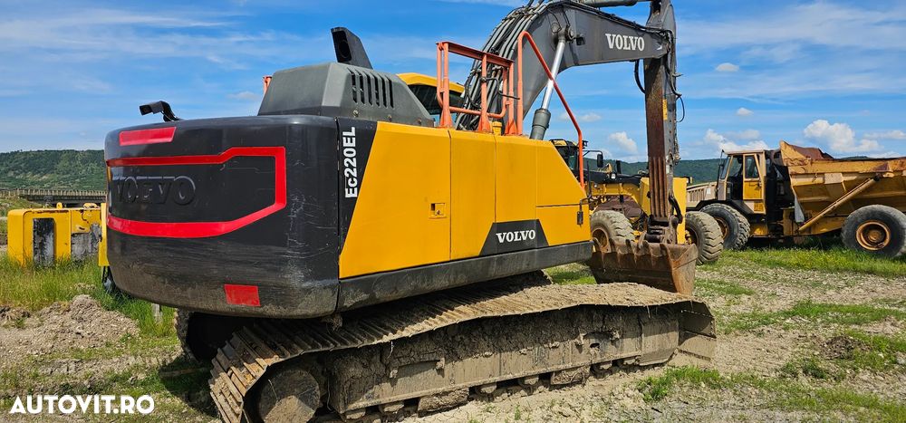 Volvo EC 220 E - 5