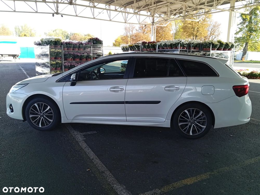 Toyota Avensis 2016 photo 4