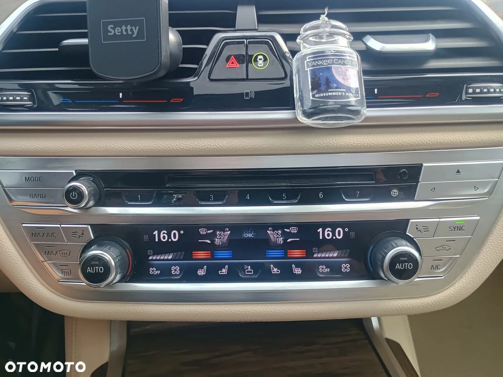 BMW Seria 7 740Li - 20