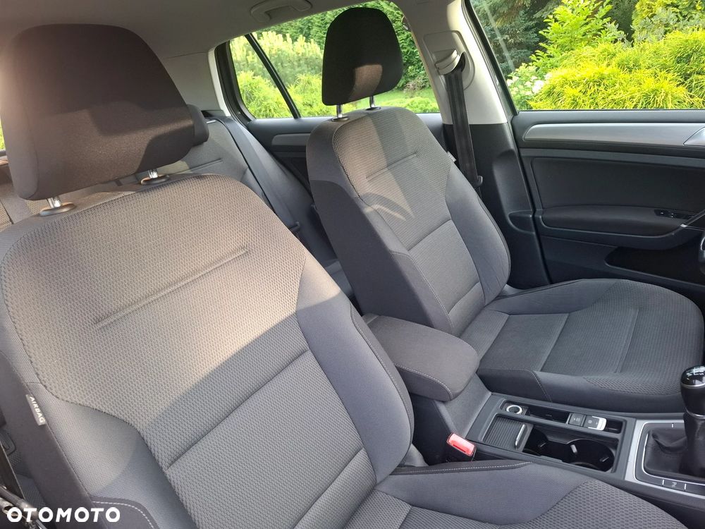 Volkswagen Golf - 20