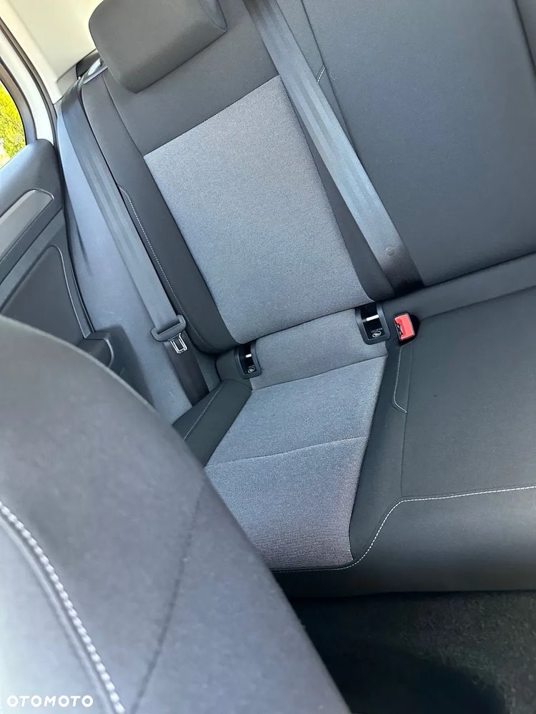 Volkswagen Golf - 5