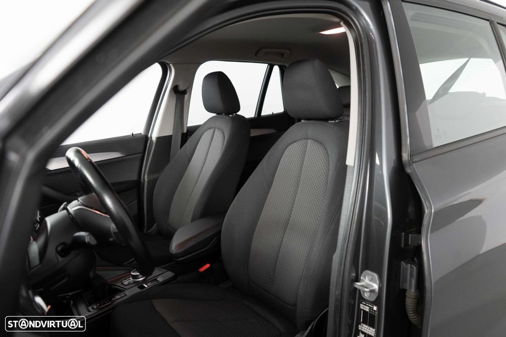 BMW X1 25 e xDrive Corporate Edition - 10
