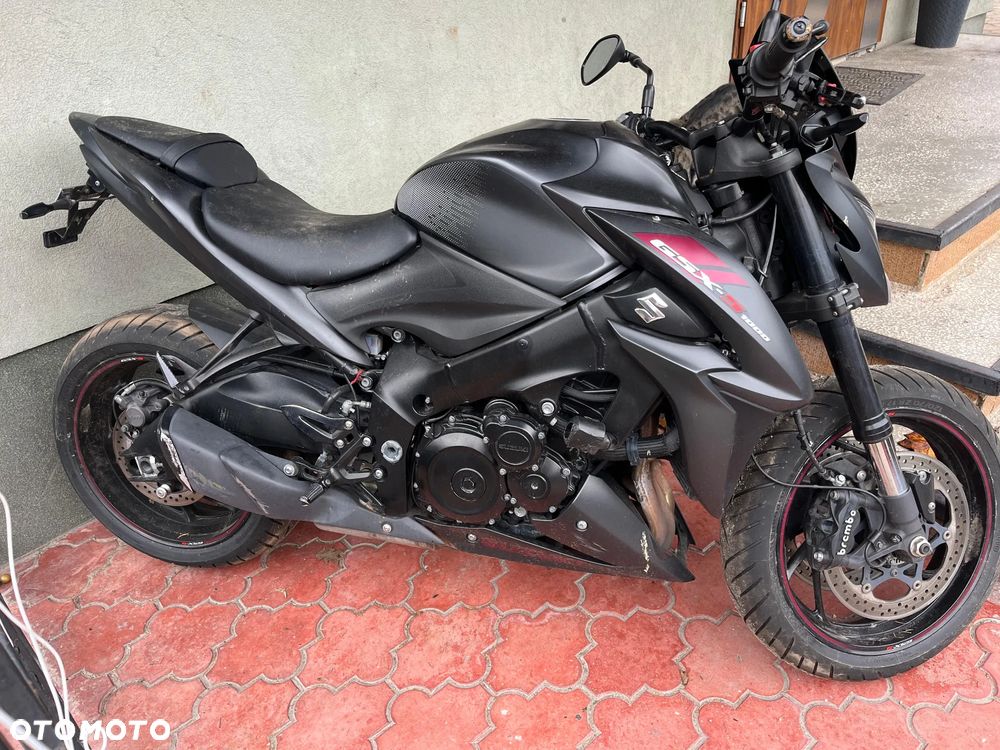 Suzuki GSX 1000 - 7