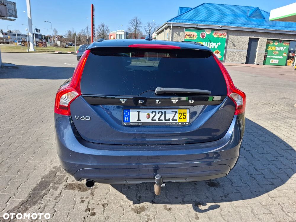 Volvo V60 D2 Momentum - 4