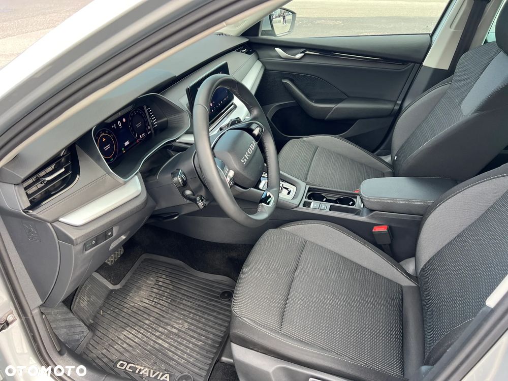 Skoda Octavia 1.5 TSI mHEV Selection DSG - 16