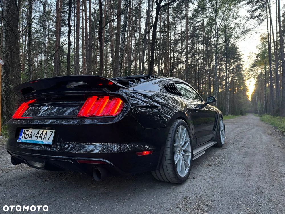 Ford Mustang - 36