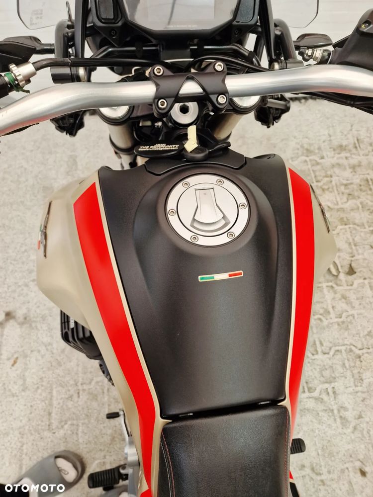 Moto Guzzi V85 - 27