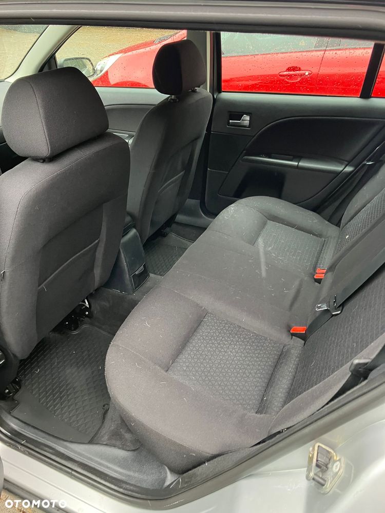 Ford Mondeo 1.8 Ghia - 7