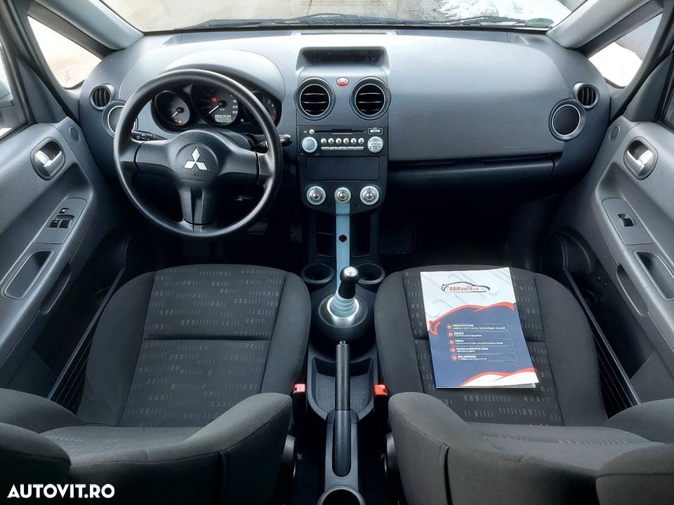 Mitsubishi Colt - 5