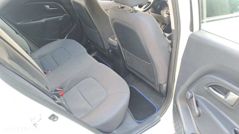 Kia Rio 1.2 L - 18