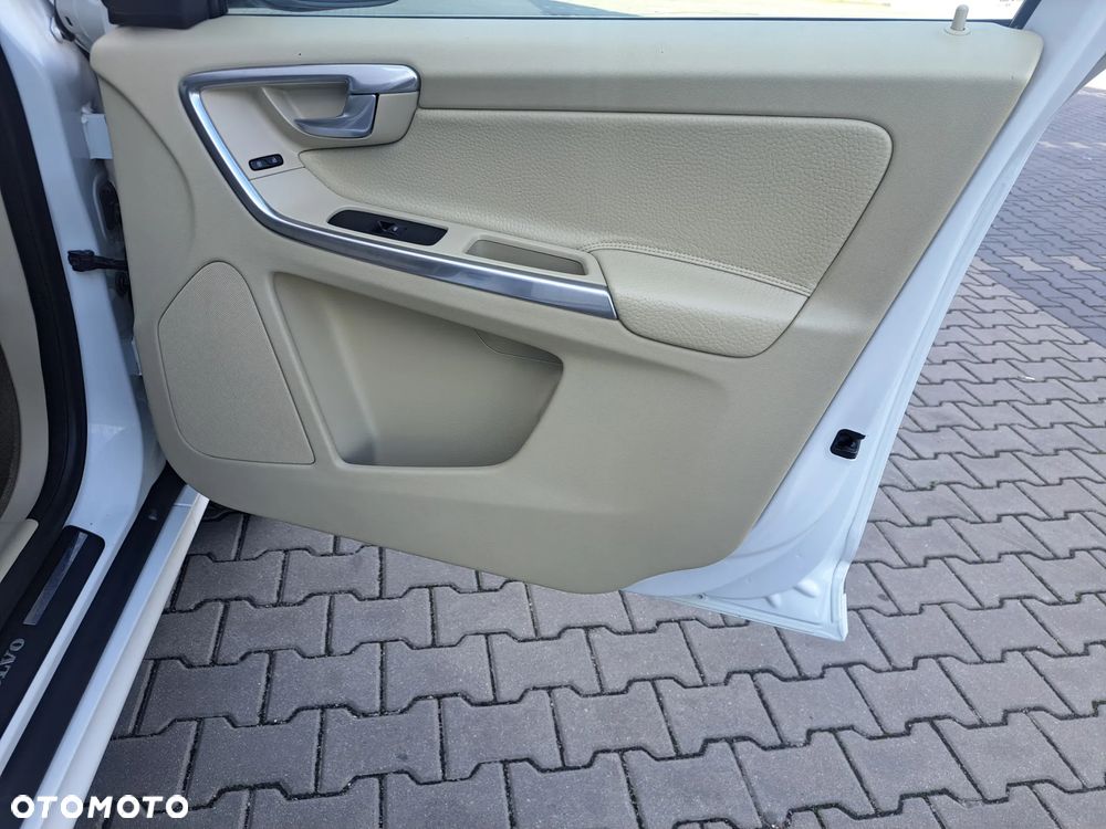 Volvo XC 60 T6 AWD Edition Pro - 16