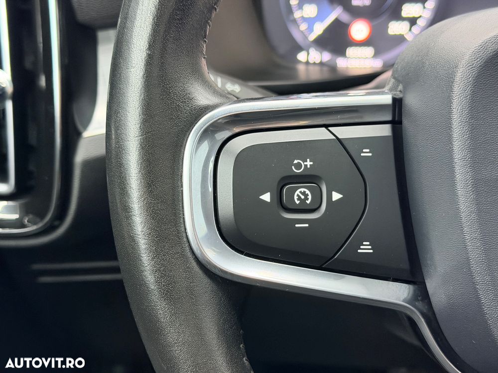 Volvo XC 40 D3 Momentum Pro - 26