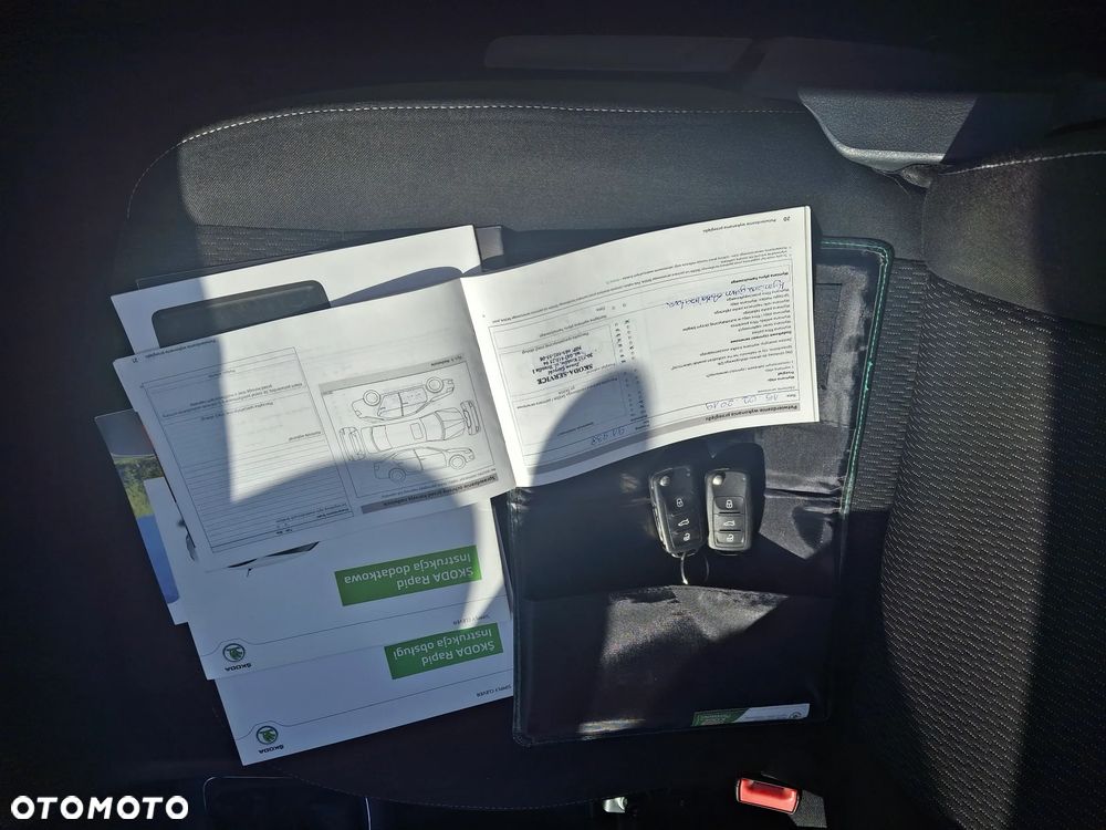 Skoda RAPID 1.2 TSI Ambition - 31
