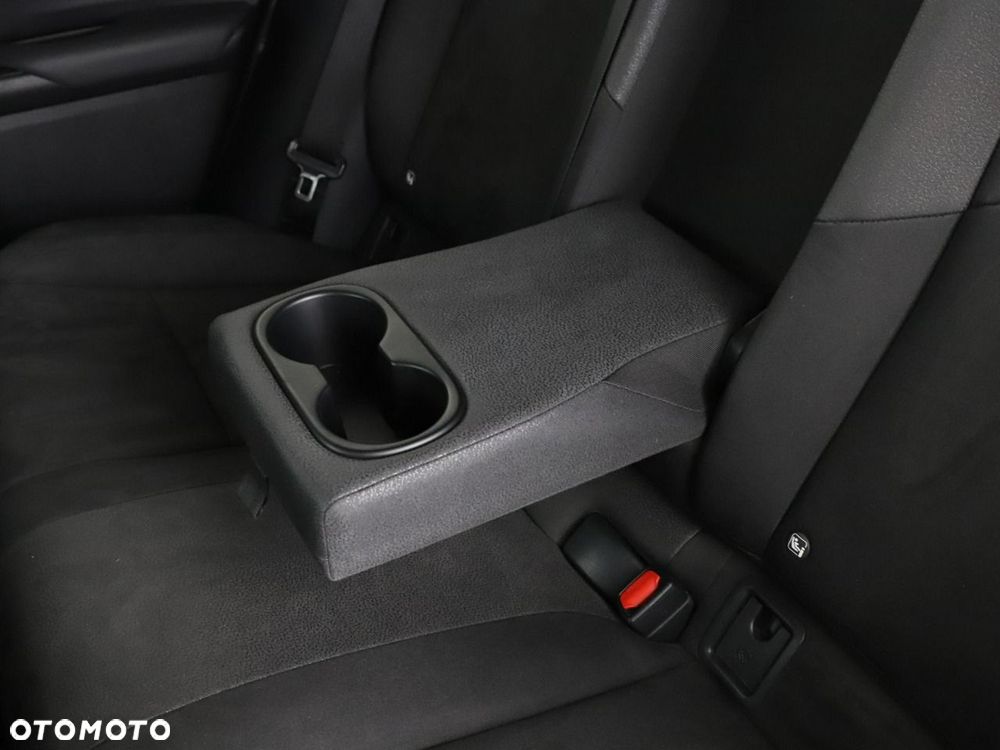 Lexus UX 250h - 37