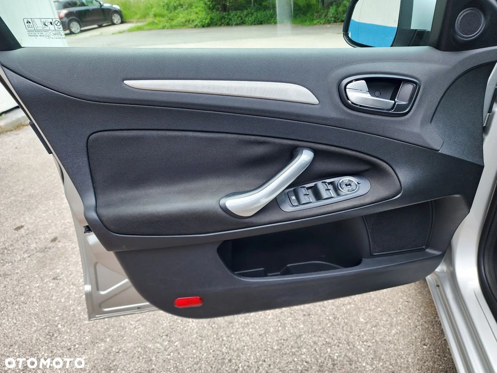Ford Mondeo 2.0 Trend - 35